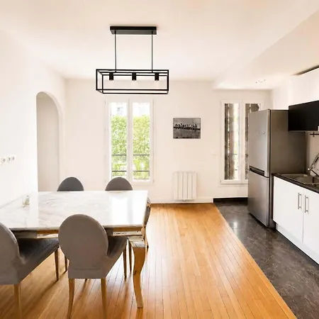 Design Et Elegant Coeur De Appartamento *